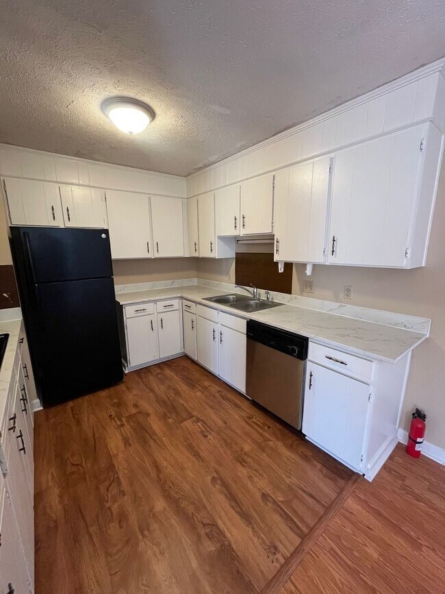 Photo - 203 S Edgewood Dr Unit B