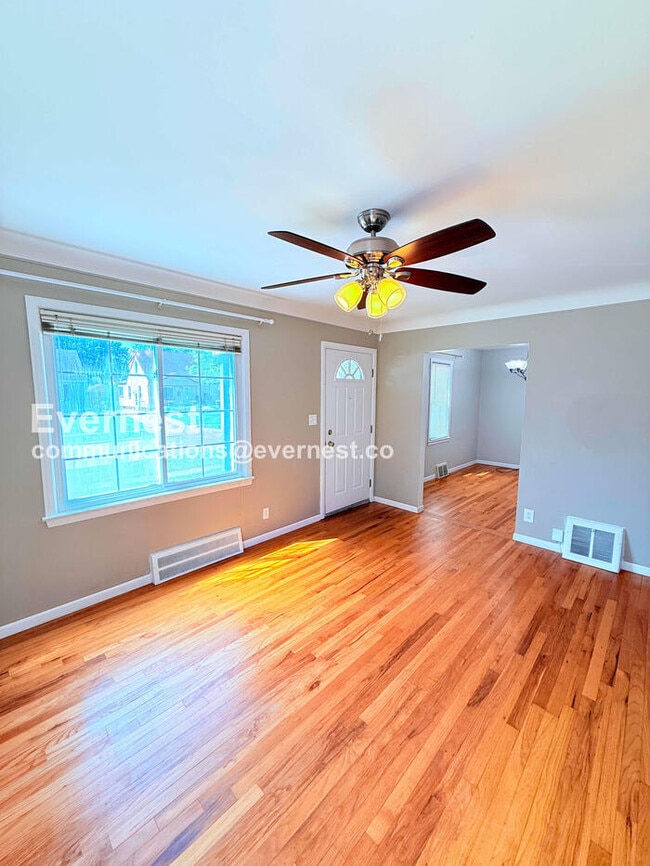Photo - 1313 Donald Ave