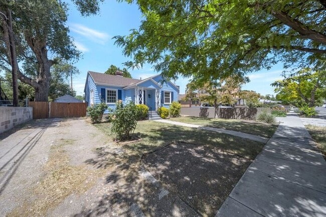 Building Photo - Charming Cottage Home in Salt Lake City
