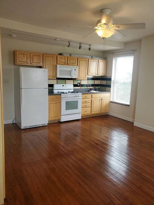 Photo - 713 W 33rd St Unidad 713 W. 33rd St. - 3