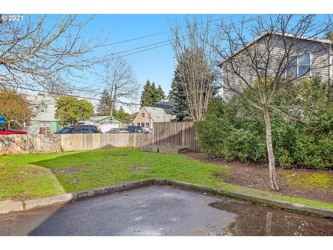Photo - 7406 SE Henderson St Unidad C