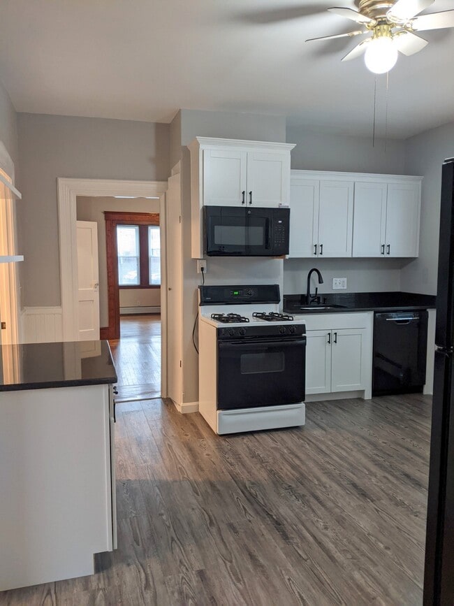 Building Photo - 19 Dane St Unit 1