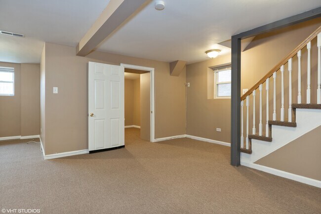 Photo - 5414 W Montrose Ave Unit G