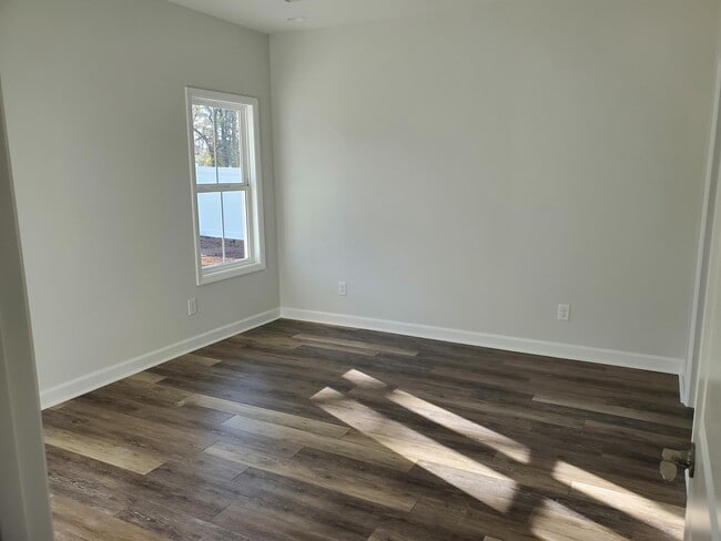 Photo - 170 Norris Rd
