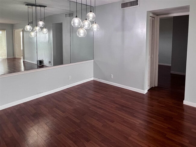 Building Photo - 3050 N Palm Aire Dr Unit 602