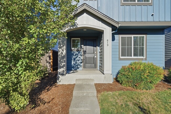 Photo - 619 NE 137th Ave