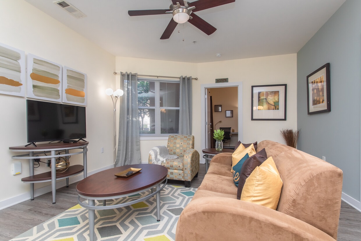 Photo - Campus Crossings Briarcliff Apartments