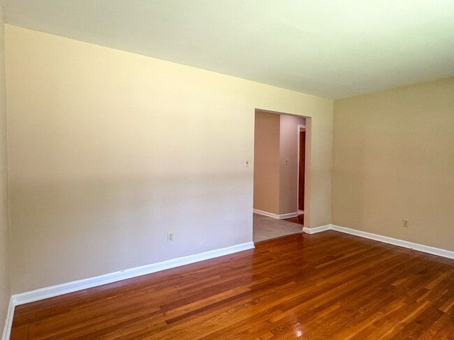 Photo - 1004 S Park Dr