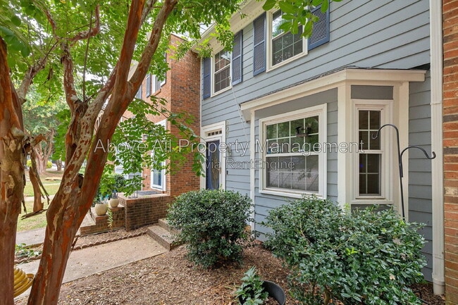 207 Bay Dr