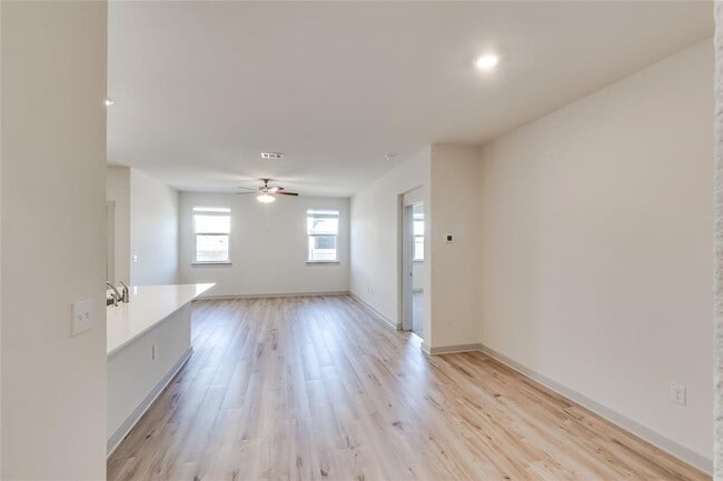 Photo - 17304 Crownfield Path