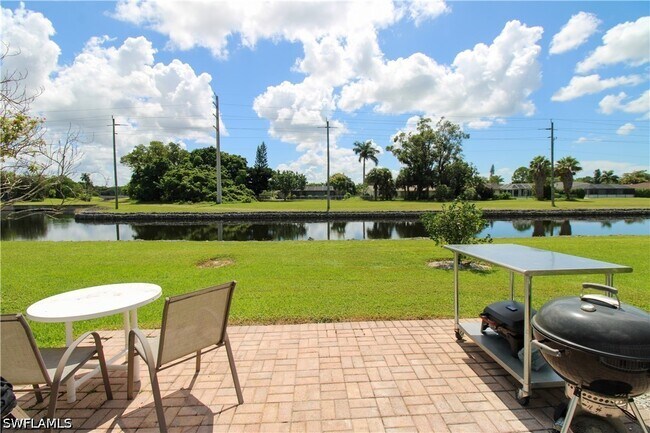 300 Valley Stream Dr Unit 12-R