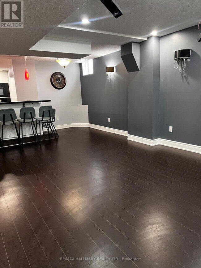 Photo - 144 Baycliffe Dr