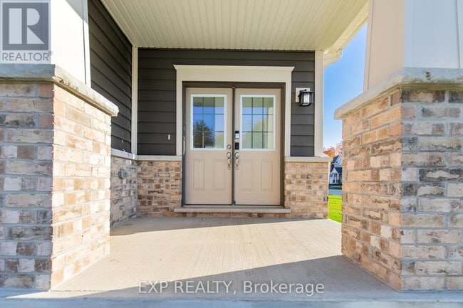 Photo - 380 Beechwood Forest Ln