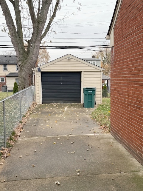 Photo - 22835 Buckingham St