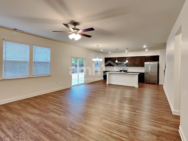 Photo - 104 Fairway Dr