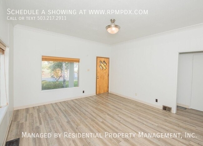 Photo - 5616 SE Mall St