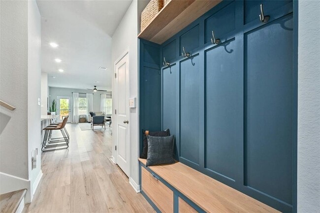 Photo - 911 Bright Gemstone Wy