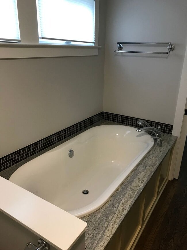 Photo - 7200 Airlie Pl