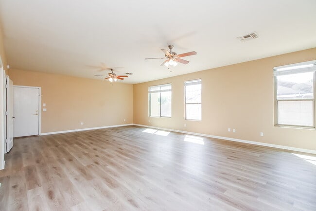 Photo - 1668 S Quartz St