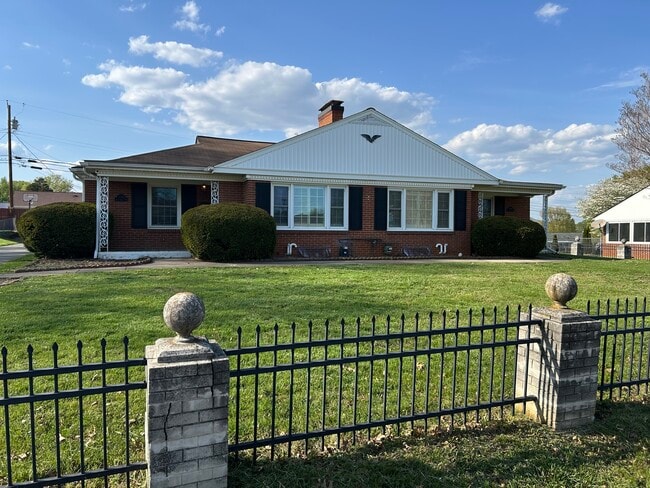 Building Photo - 3316 Troy Ave NW