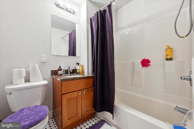Photo - 931 N 19th St Unit 2