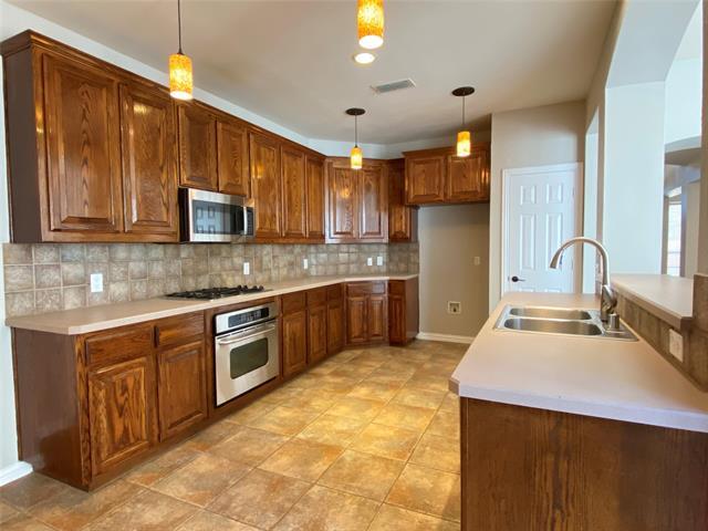 15861 Twin Cove Dr