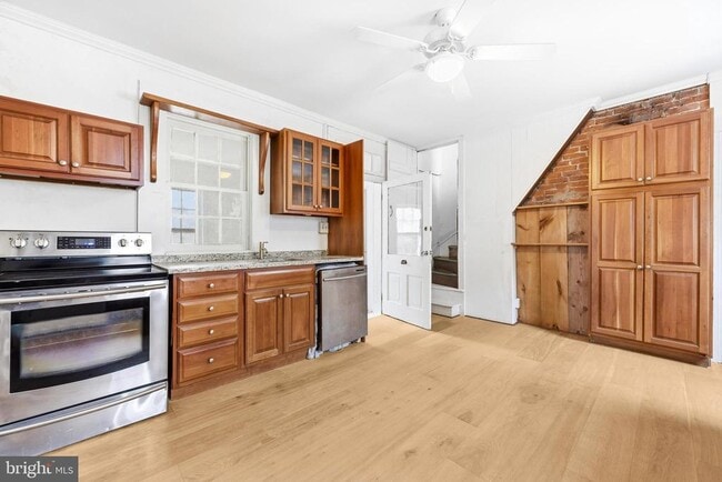 Photo - 3110 Main St