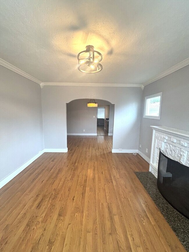 Photo - 5352 Walnut St