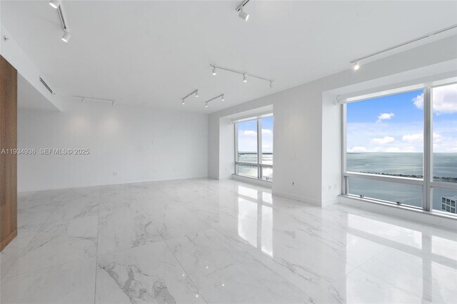 Photo - 1425 Brickell Ave Unit 47B