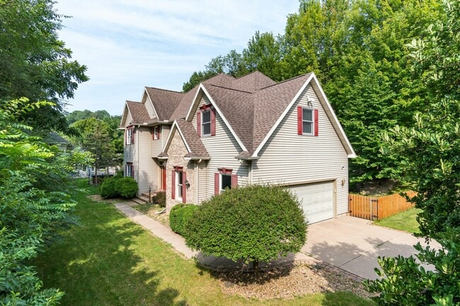 Photo - 509 Green Coulee Rd