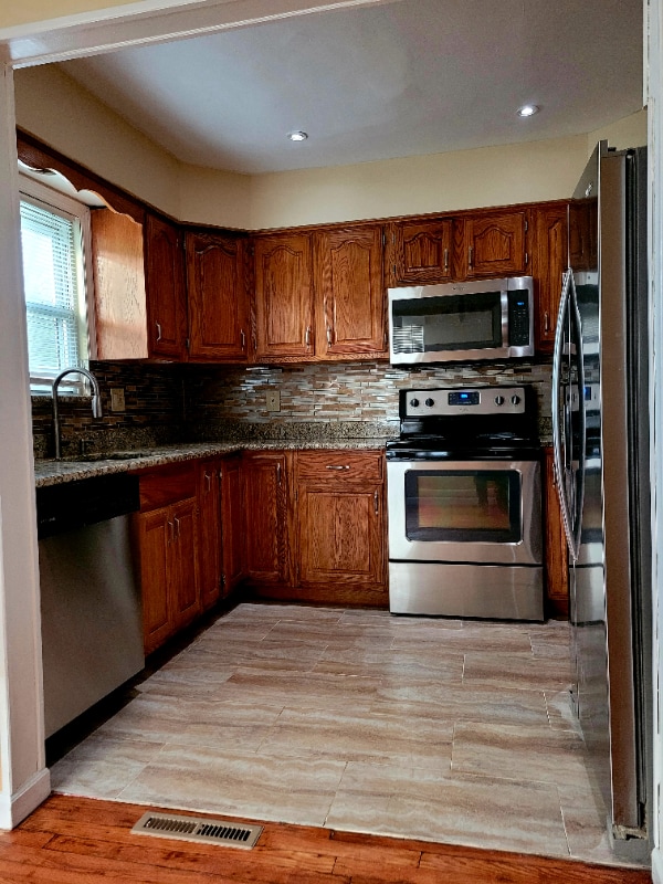 Photo - 972 Henhawk Rd