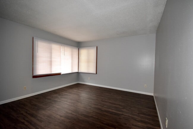 Photo - 413 4th Ave E