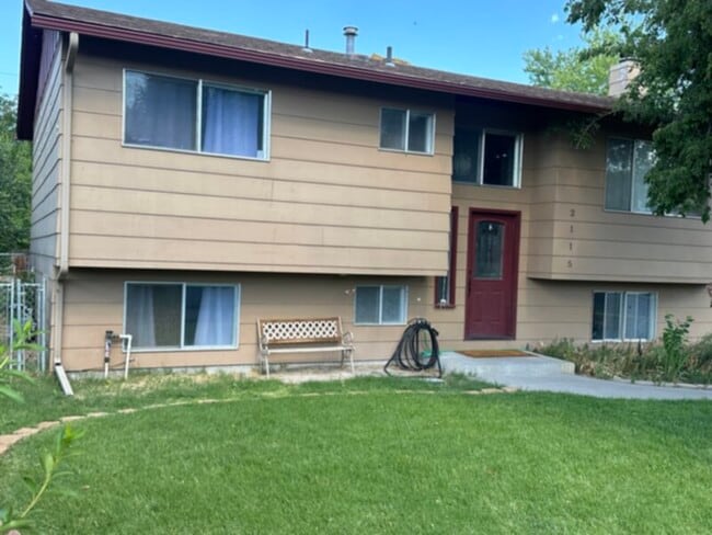 4 BED, 2 BATH HOUSE Spacious inside and ou... - 4 BED, 2 BATH HOUSE Spacious inside and ou...