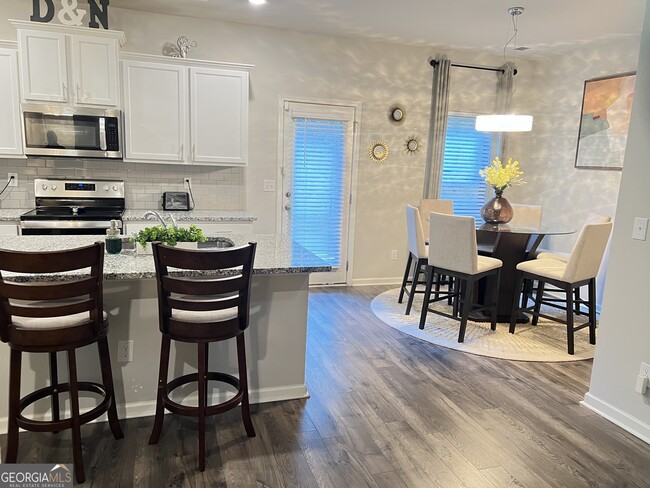 Photo - 1775 Labonte Pkwy