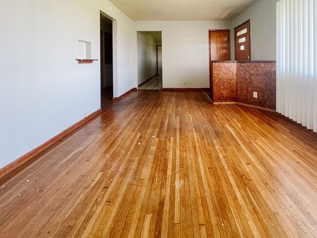 Photo - Washer and Dryer Hookups - Parker City