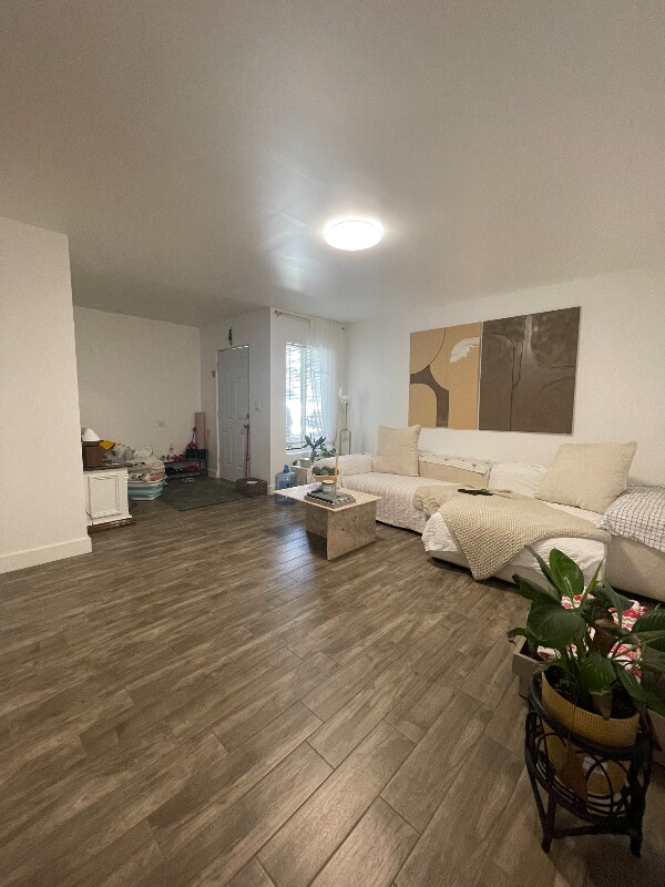 Photo - 516 NE 166th St