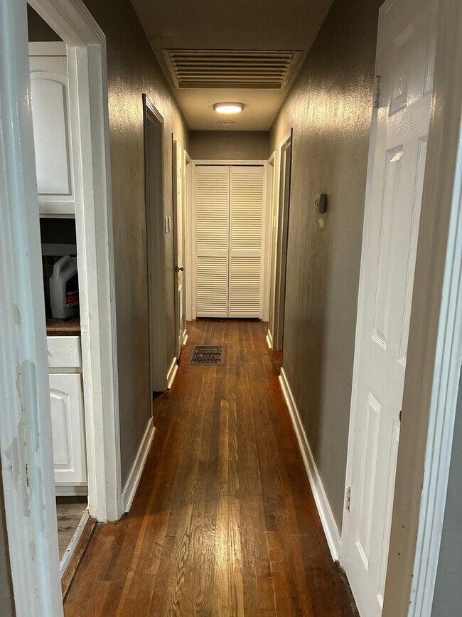 Photo - 1641 Woodburn St