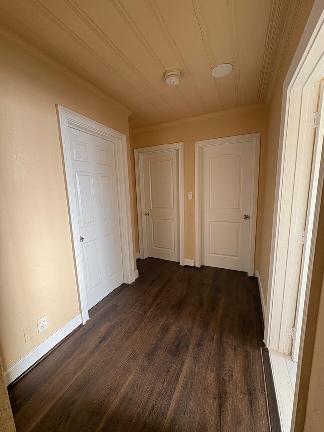 Photo - 2205 A E Isaacs Ave