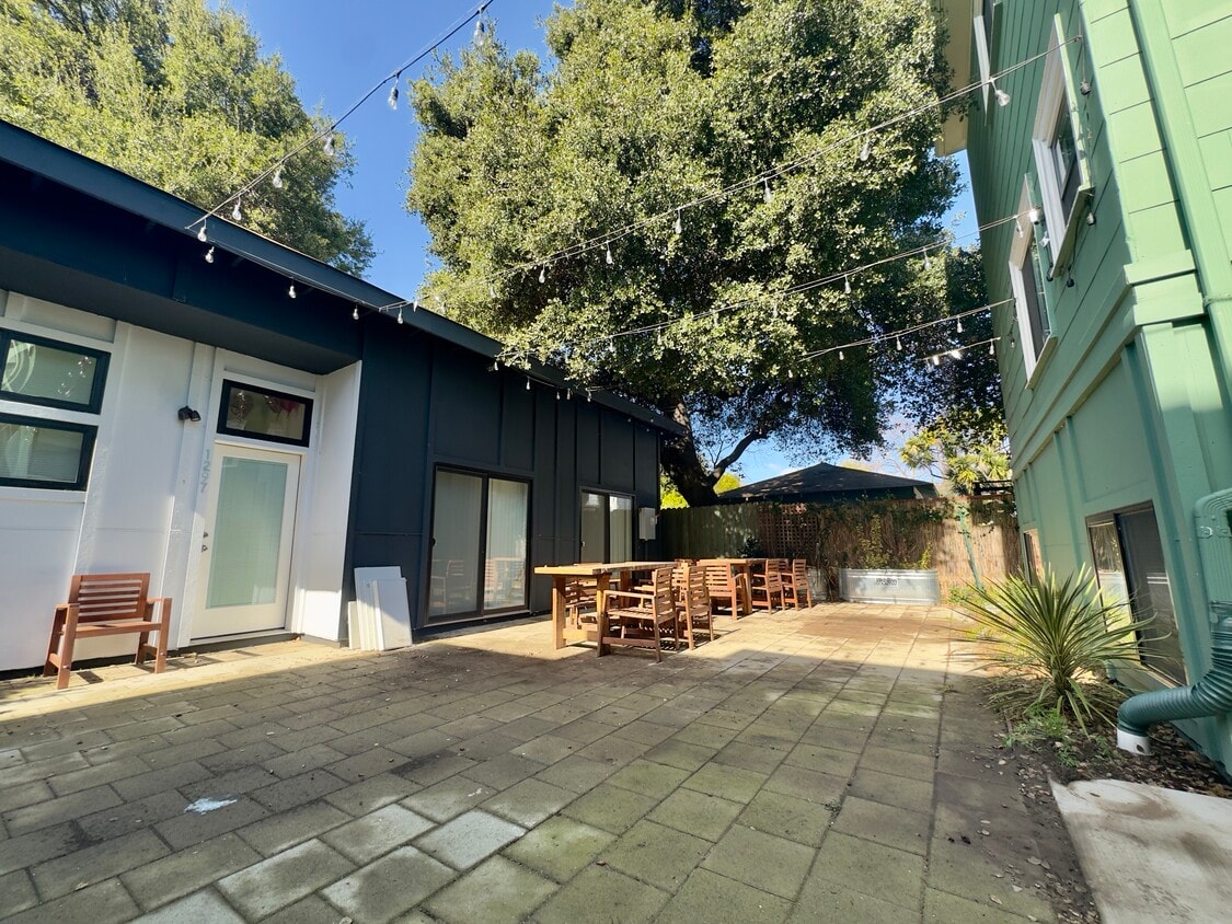 Photo - 1301 Adeline St (Oakland, CA)