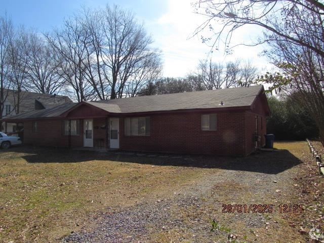 Building Photo - 2013 Lee Ave Rental