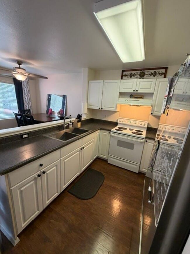 Photo - 3 bed 2.5 Bath 2 car garage/ Central AC/ Ewa Beach!