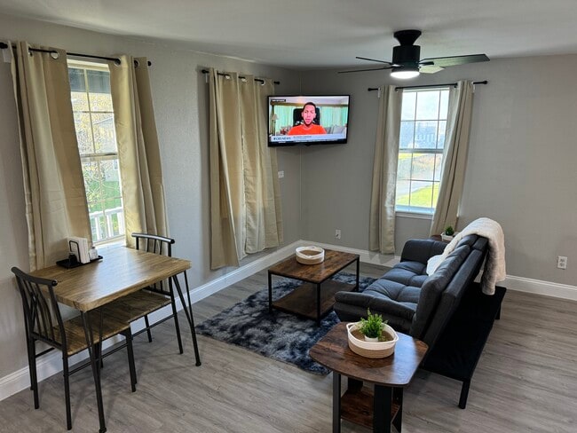 Fully furnished apartment as shown in pics - 5202 County Road 469 Unit 7