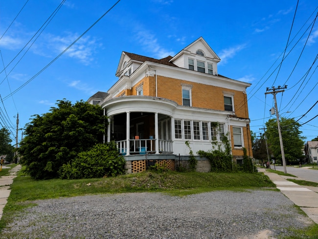 Building Photo - sce507 Unit C