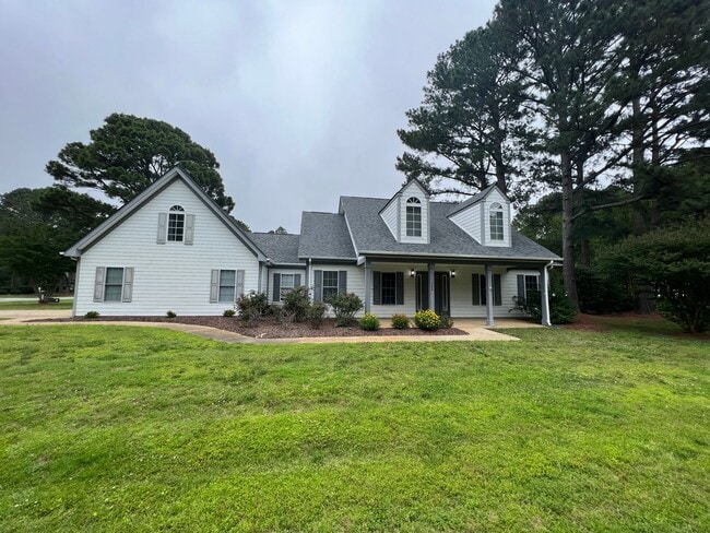 Building Photo - Albemarle Plantation Rental