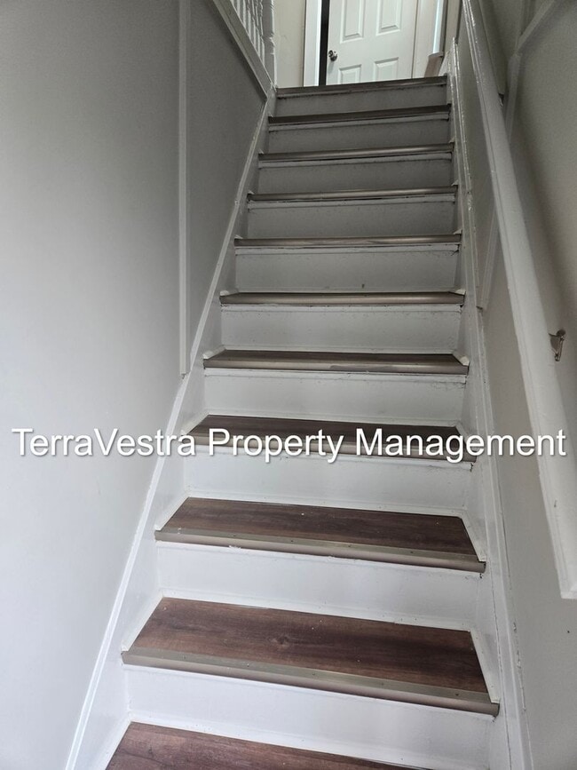 Photo - 15 Pike Ave Unit 2 (Upstairs)