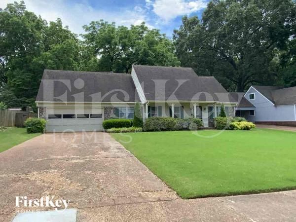 Photo - 5749 North St