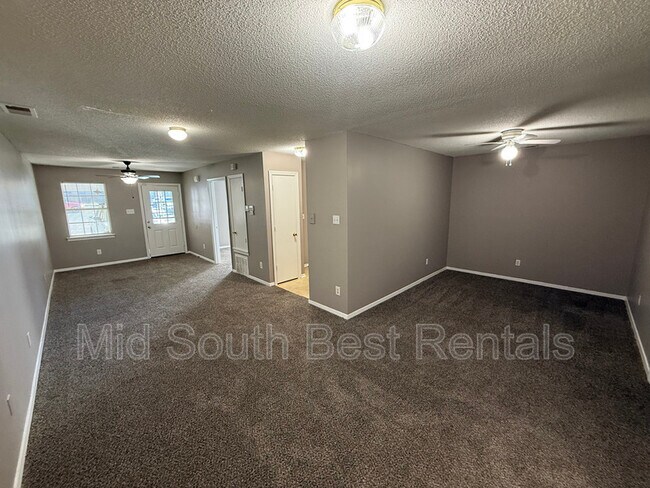 Building Photo - 3775 Wyndance