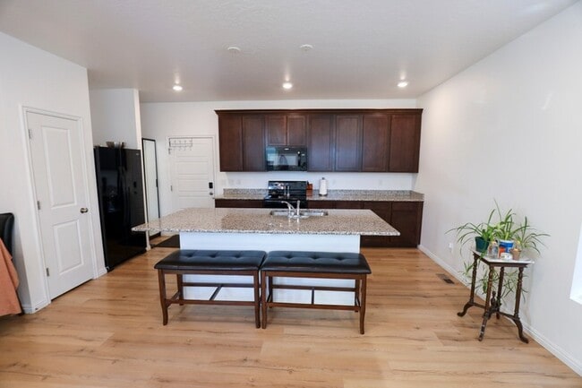 Photo - 249 S Meadowbrook Ct