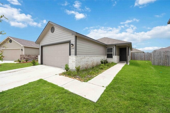 Photo - 7907 Hollow Root Ln