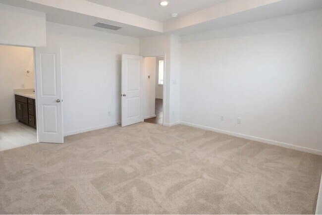 Photo - 9730 Westminster Mnr Dr